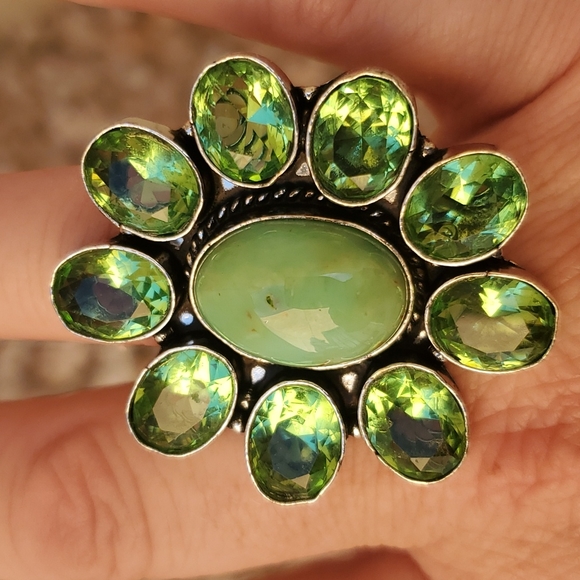 New Huge Chrysoprase and Tsavorite 925 Silver Statement Ring. - Picture 12 of 16